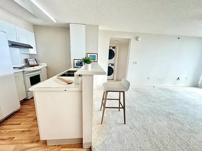 3009 Ala Makahala Pl #18F — Photo 1