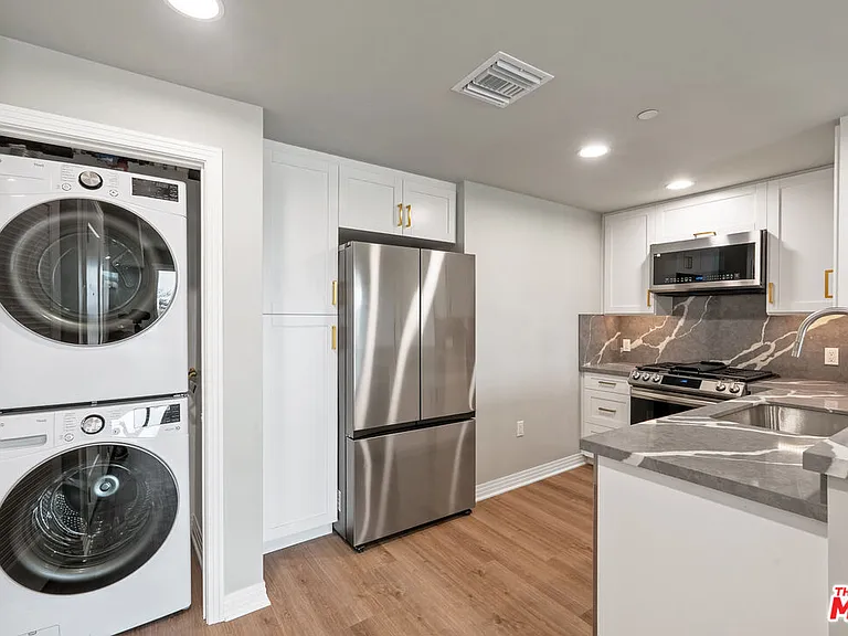 7428 Santa Monica Blvd #308 — Photo 6