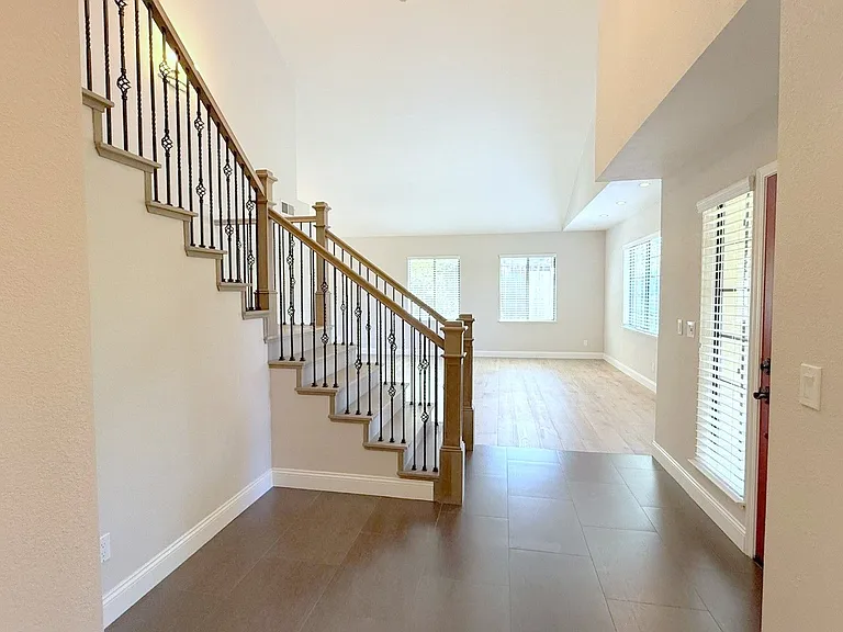 1040 Hill Meadow Pl — Photo 3