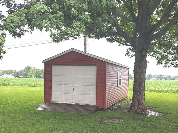 2nd image of 34 Walnut Cir