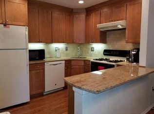 21 Quince Ct, Red Bank, NJ 07701