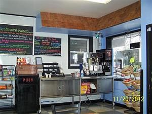 4th image of 103 Main St