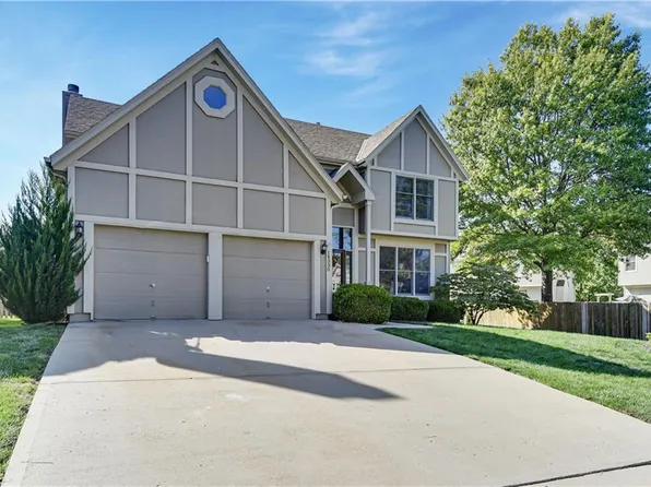 14330 S Blackfeather St, Olathe, KS 66062