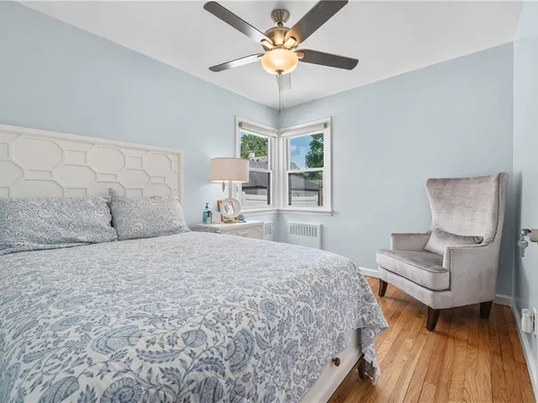 325 College Avenue image 11 of 27