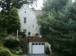 100 Oakhurst Rd, Pittsburgh, PA 15215