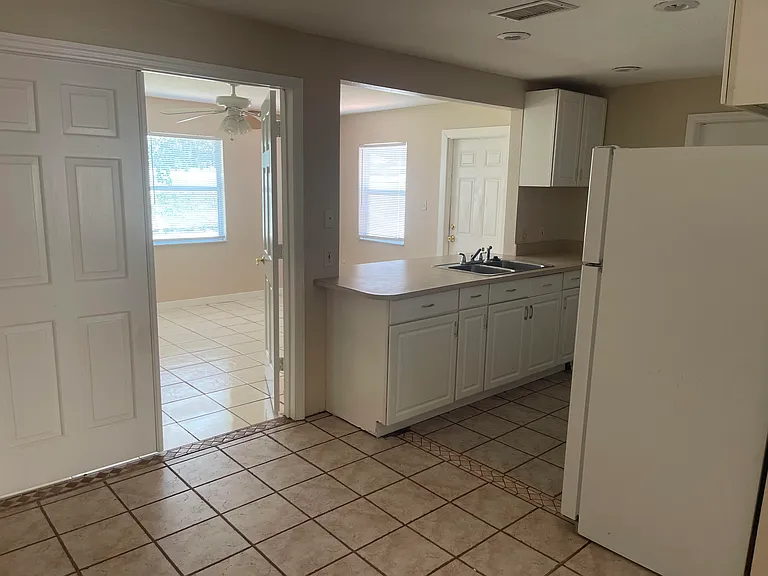 5633 Auld Ln — Photo 11