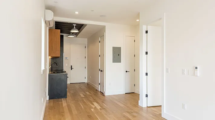 Rented by Nooklyn NYC LLC | media 59