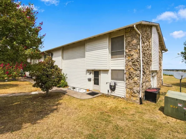 100 Harbor Dr Unit 104, Runaway Bay, TX 76426