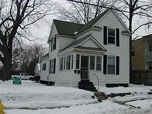 1st image of 727 Sinclair Ave NE #2