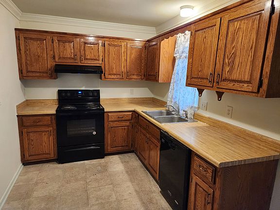 2nd image of 2511 Carriage Creek Ct