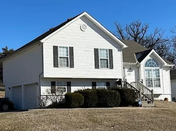 6425 N Kirkwood Ave, Kansas City, MO 64151