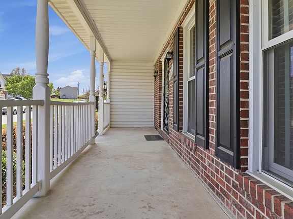 3rd image of 7805 Marwood Dr