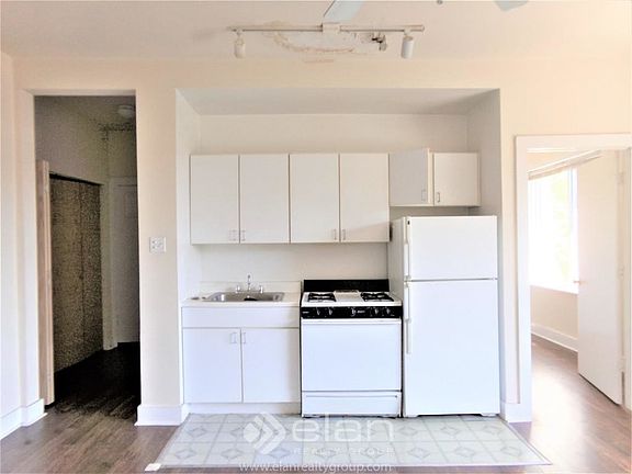 3rd image of 6916 N Lakewood Ave APT 401