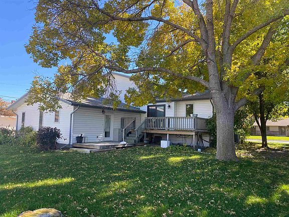 3rd image of 1511 Sunset Dr.