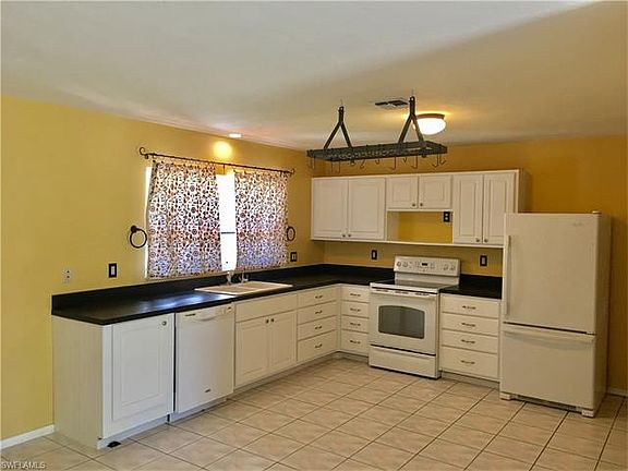 3rd image of 1206 Hibiscus Ave