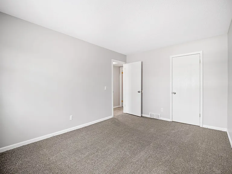 Grant Street Apartments — Photo 27