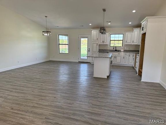 3rd image of 17 Bartlett Ct