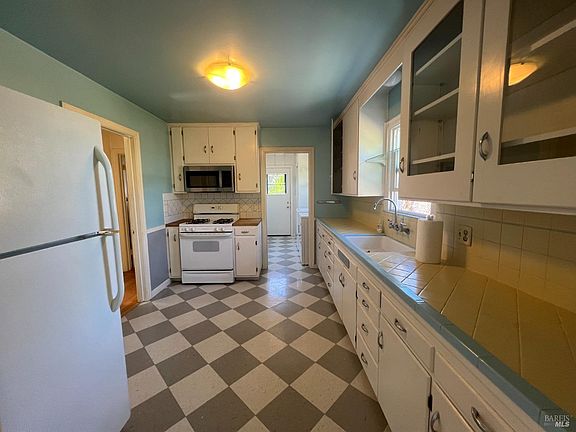 4th image of 518 G Street