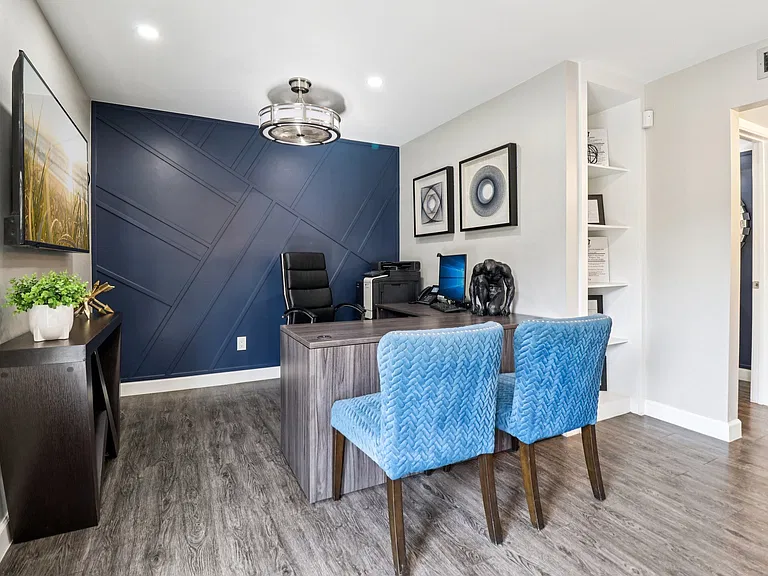 The Ashley at Bluffview Apartments — Photo 59