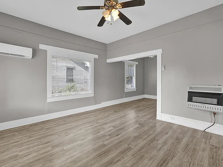 2221 Gurnee Ave — Photo 2