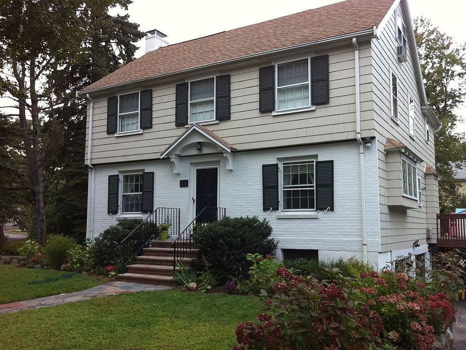 2nd image of 121 Parker Ave