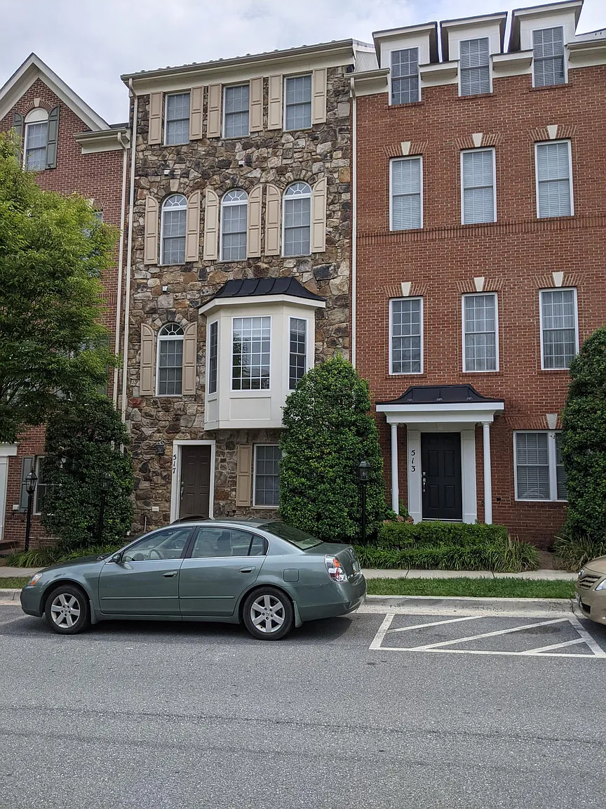 517 Cedar Spring St photo 1