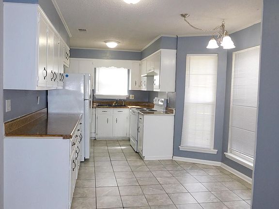 2nd image of 2645 Cranbrook Dr