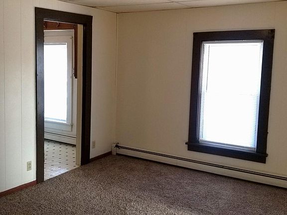 5th image of 315 6th Ave E APT 9