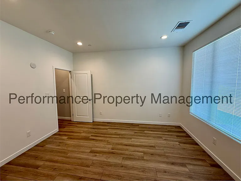 7215 Canyon Creek Dr — Photo 4