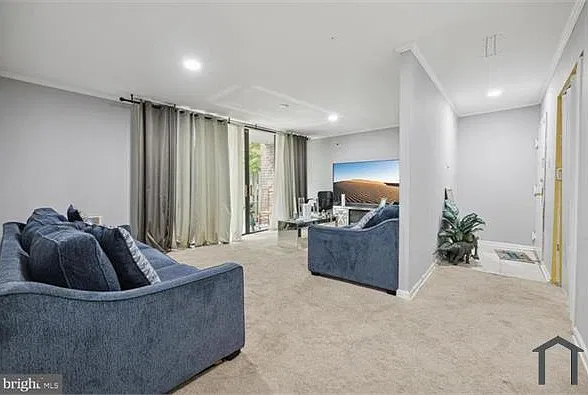 2 bed, 1032 sqft, $2,450 — Photo 1