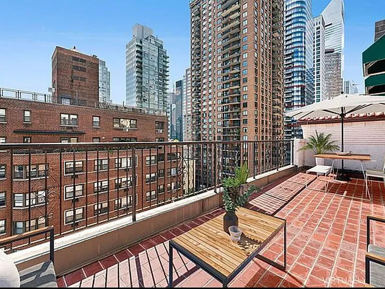 321 E 54th St #Penthouse B — Photo 7