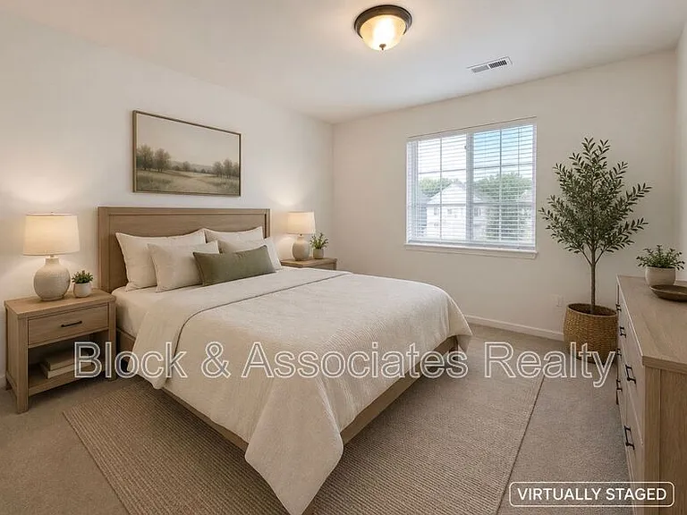 3723 Shepway Loop — Photo 5