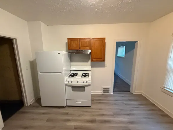 3606 E 75th St, Cleveland, OH 44105
