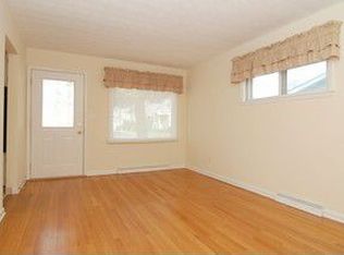 137 S Gretta Ave, Waukegan, IL 60085