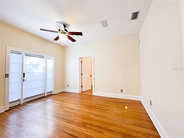 501 NE 8th Ave — Photo 12