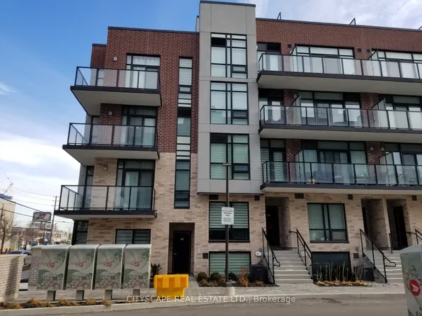 861 Sheppard Ave W #9, Toronto, ON M3H 2T5