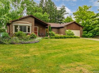 46210 W Eleven Mile Rd, Novi, MI 48374