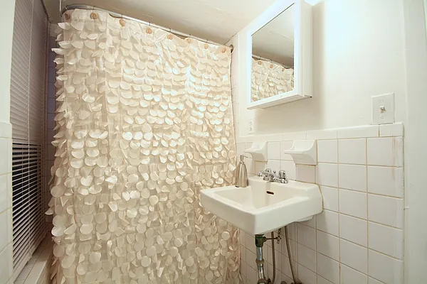 Rented by Alpha Properties NYC I LLC | media 31