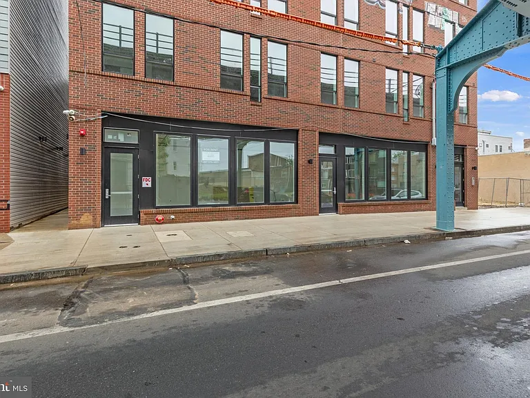 2214 N Front St #202 — Photo 23