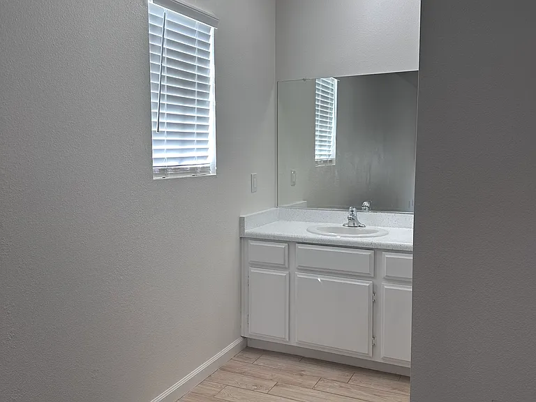 8001 Latham Ct #4 — Photo 7