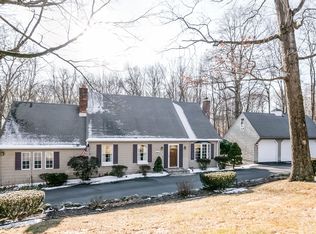 96 Flax Mill Rd, Branford, CT 06405