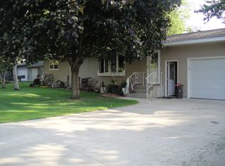 934 Lilac Dr, Sauk Centre, MN 56378