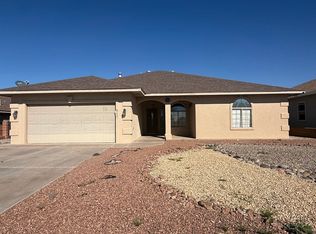 917 Playa Azul St, Alamogordo, NM 88310