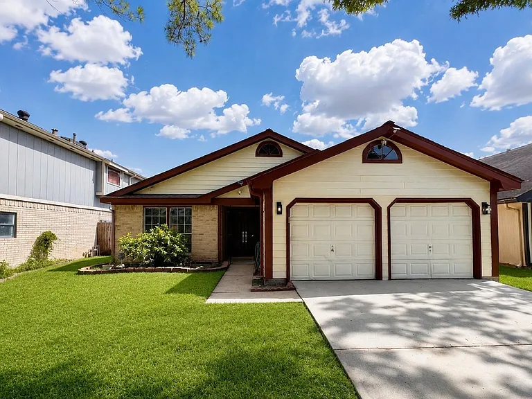 11746 Plumbrook Dr — Photo 1
