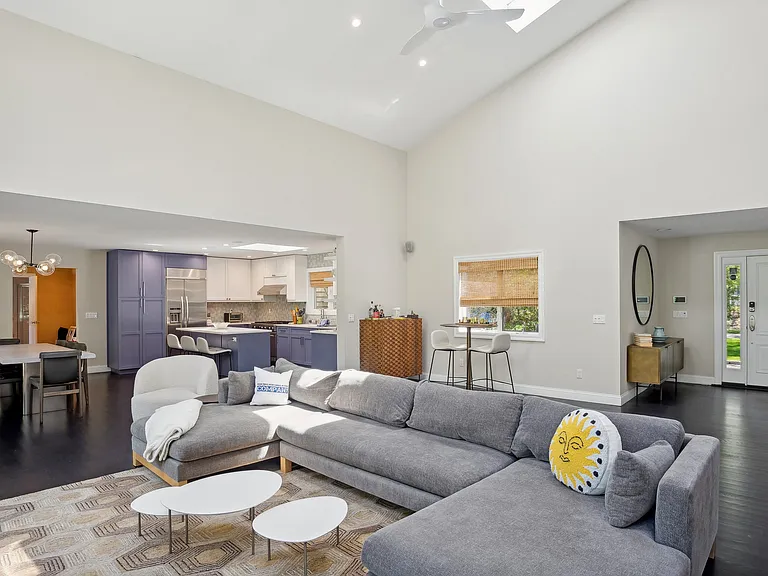 8 Indian Pipe Dr — Photo 4