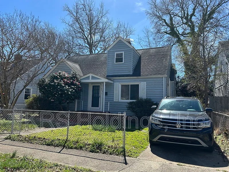 4 bed, 3.0 bath, 1942 sqft, $1,995 — Photo 1