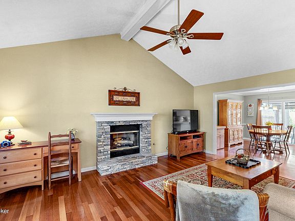5th image of 4909 Oakbrook Dr