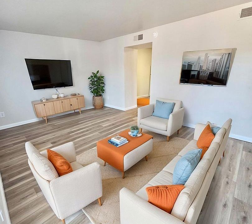 1st image of 33 University Dr APT 1