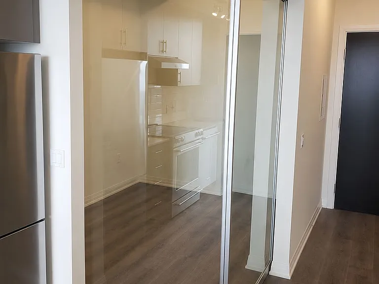 9000 Jane St #719 — Photo 5