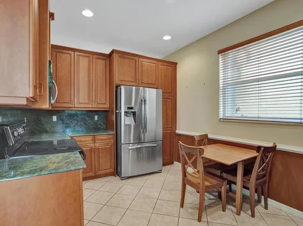 5897 NW 120th Ter, Pompano Beach, FL 33076